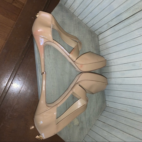 Michael Kors Beige Patent Stilettos Size 9.5M - Picture 7 of 9